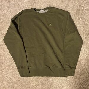 Olive green champion crewneck. Size small.